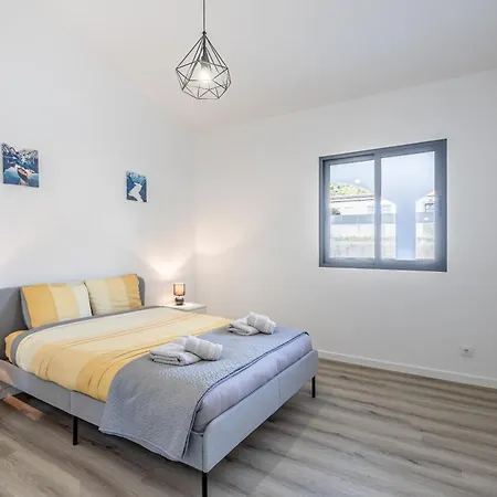 Maylily Seascape Santa Cruz (Madeira)