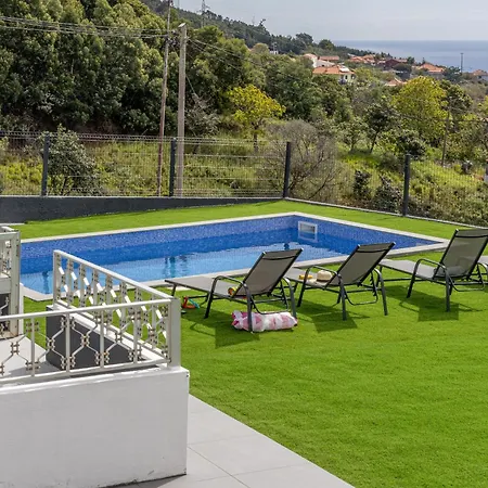 Maylily Seascape Villa *