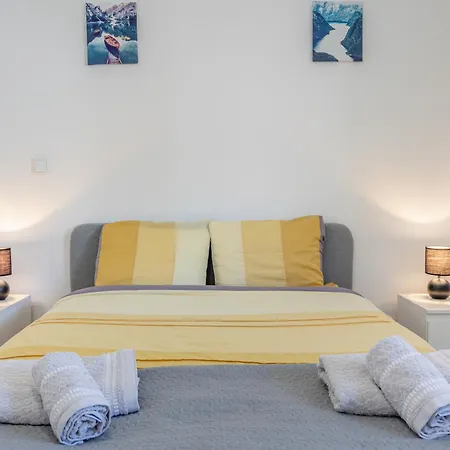 Willa Maylily Seascape