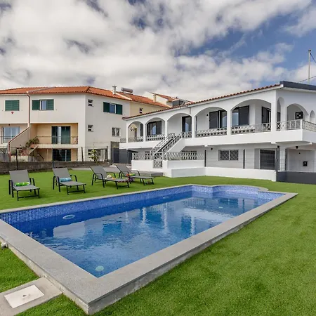 Maylily Seascape Villa *