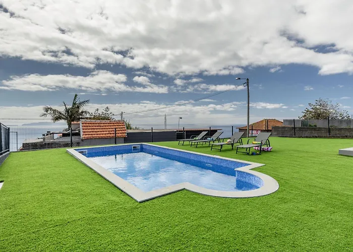 Maylily Seascape סנטה קרוז