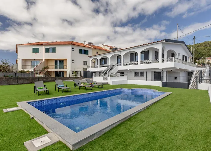 Maylily Seascape Villa *