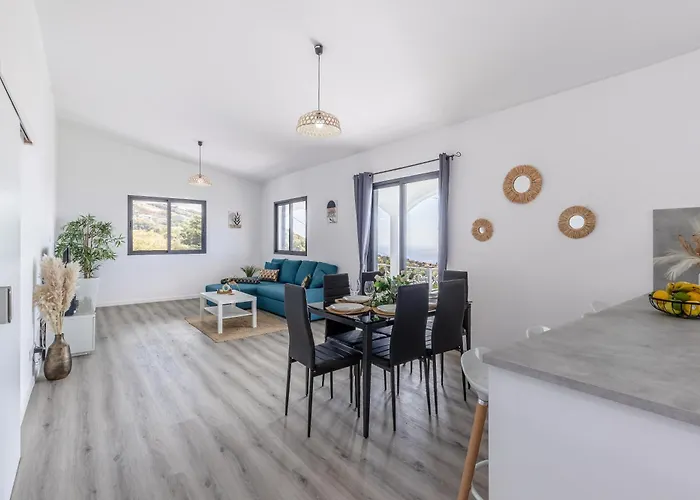 Maylily Seascape Villa